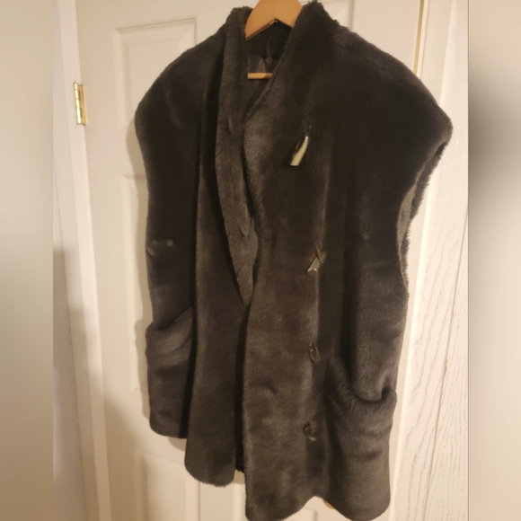 Long Faux Fur Vest - Picture 1 of 6